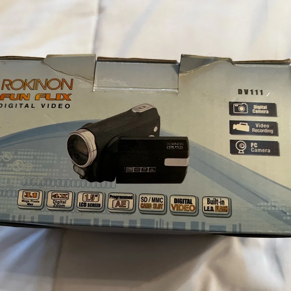 Rokinon Fun Flix Mini Camcorder video recorder 3.1mp 1.5” LCD SD/MMC USB black